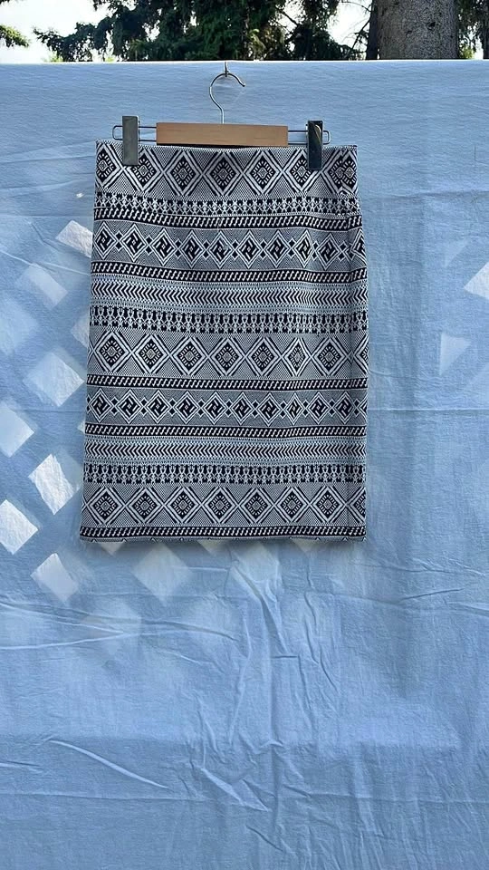 Le Chateau Geometric Black and White Skirt