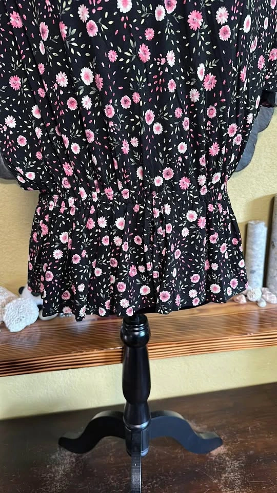 Ricki’s Floral Black and Pink Women's Top - photo 2