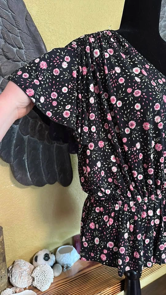 Ricki’s Floral Black and Pink Women's Top - photo 3