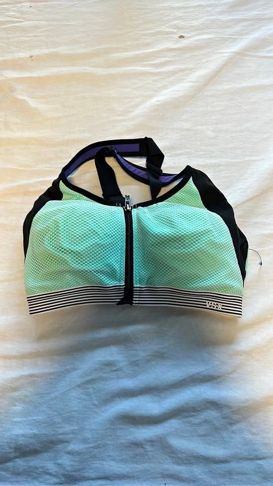 Victoria’s Secret Front Closure Sports Bra