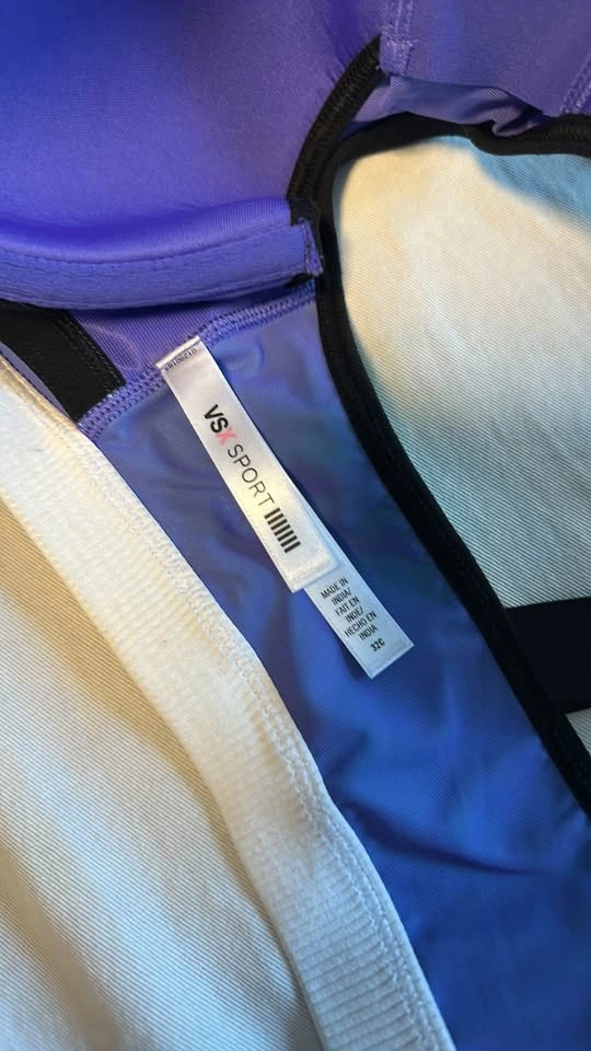 Victoria’s Secret Front Closure Sports Bra - photo 4