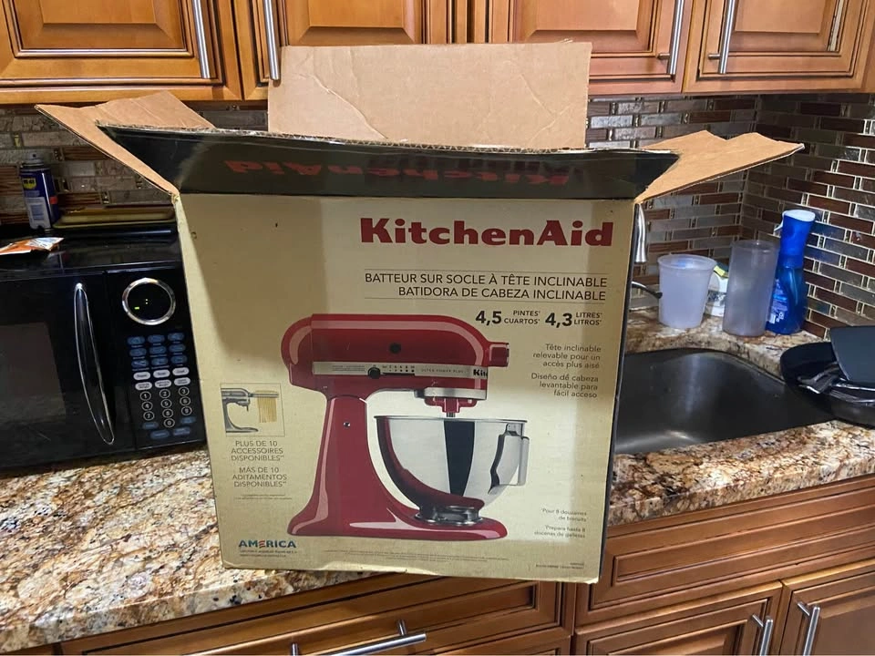Deluxe 4.5 Quart Tilt-Head Stand Mixer - photo 3