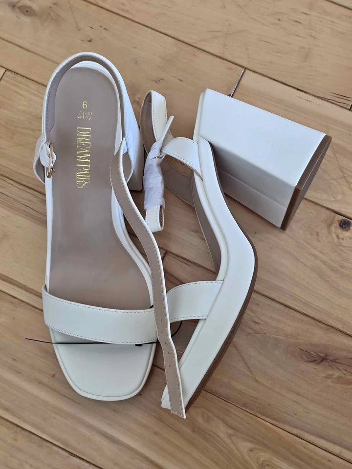 Dream Pairs White Block Heel Sandals Size 9