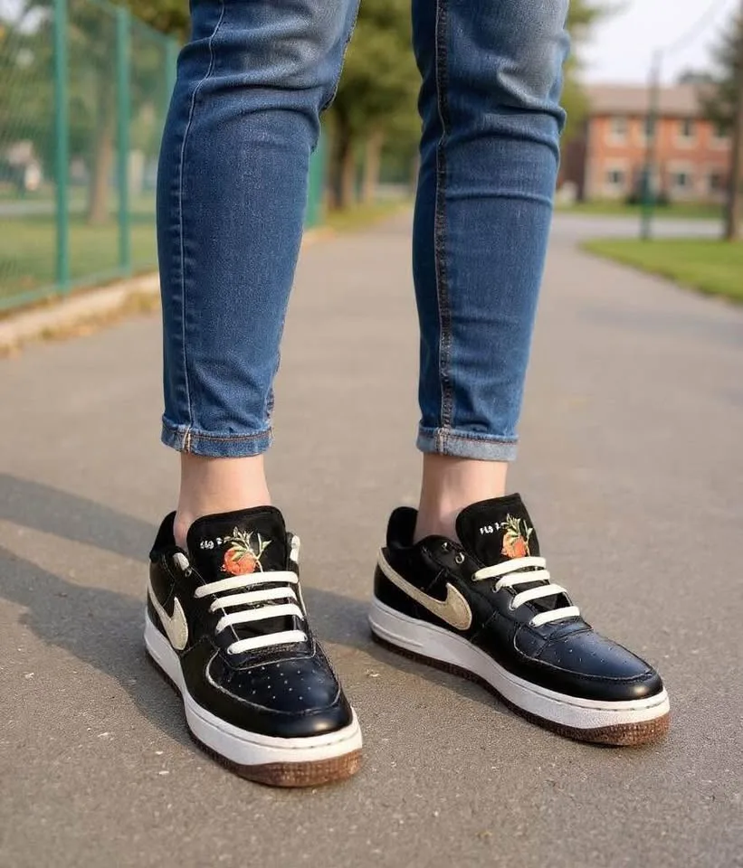 Nike Air Force 1 '07 LV8 GS Pomegranate 6Y / Women 7.5 image indicator(7)