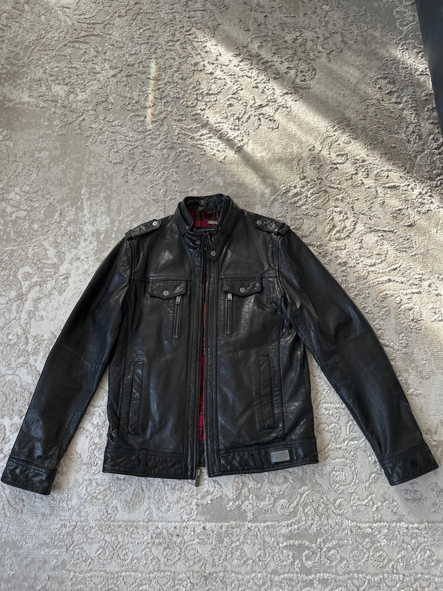 Guess Men's Moto Black Leather Jacket. Size M.