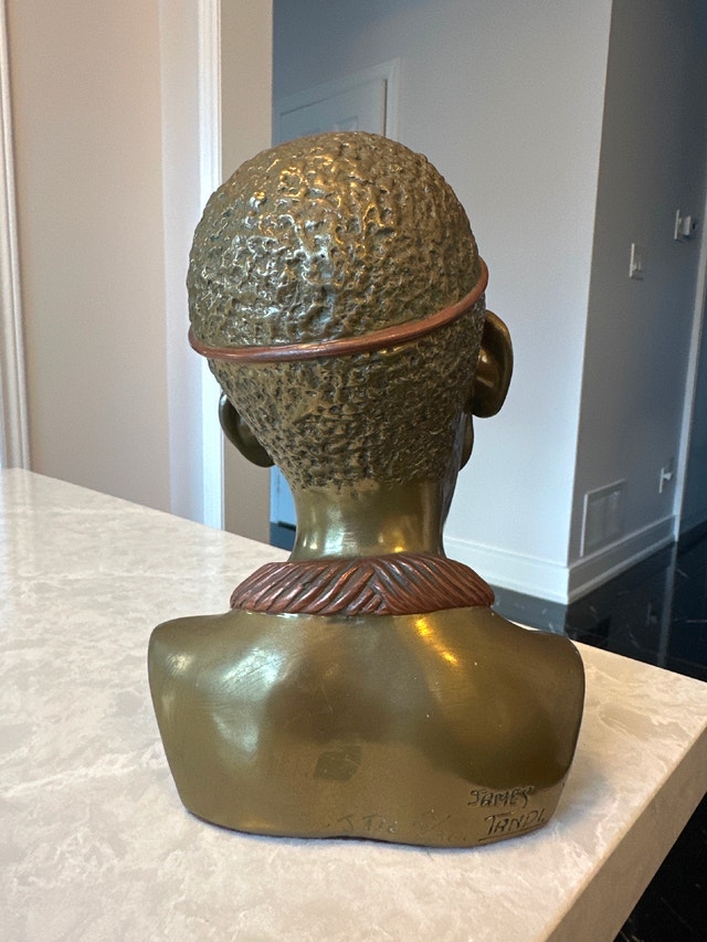 "Maasai Bust" by James Tandi. Signed, 27th of 300. - photo 5