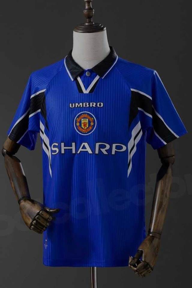 Man United Cantona #7 1996 1997 Blue Away