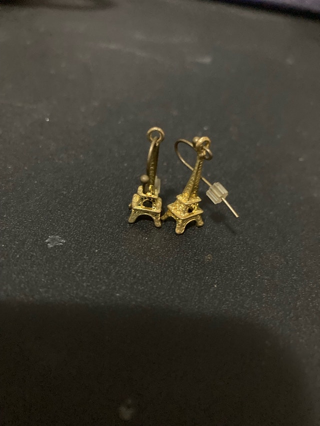 gold tone earrings