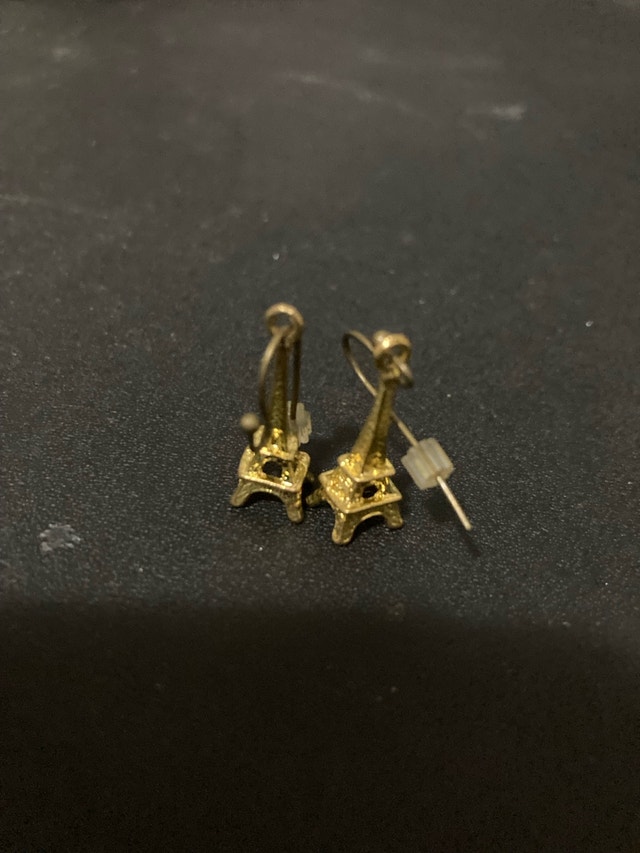 gold tone earrings - photo 2