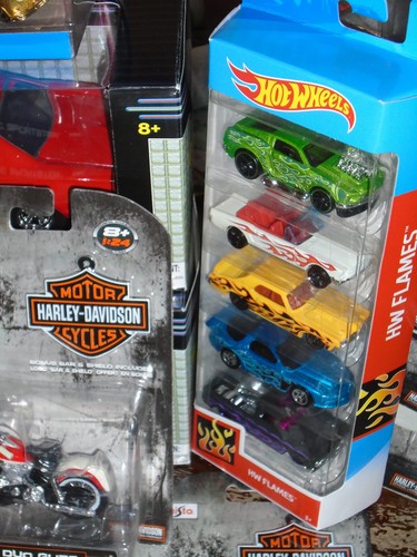 MAISTO/MOTOR MAX/HOT WHEELS LOT, HARLEY DAVIDSON, DODGE, CHEVY, - photo 2