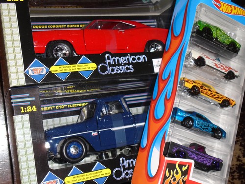 MAISTO/MOTOR MAX/HOT WHEELS LOT, HARLEY DAVIDSON, DODGE, CHEVY, - photo 3