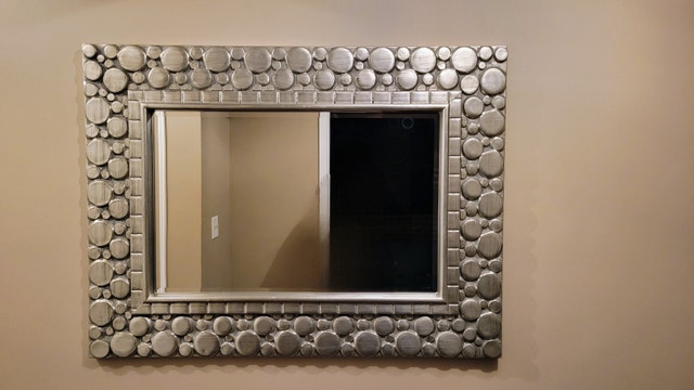 Decorative Silver Circle Wall Mirror