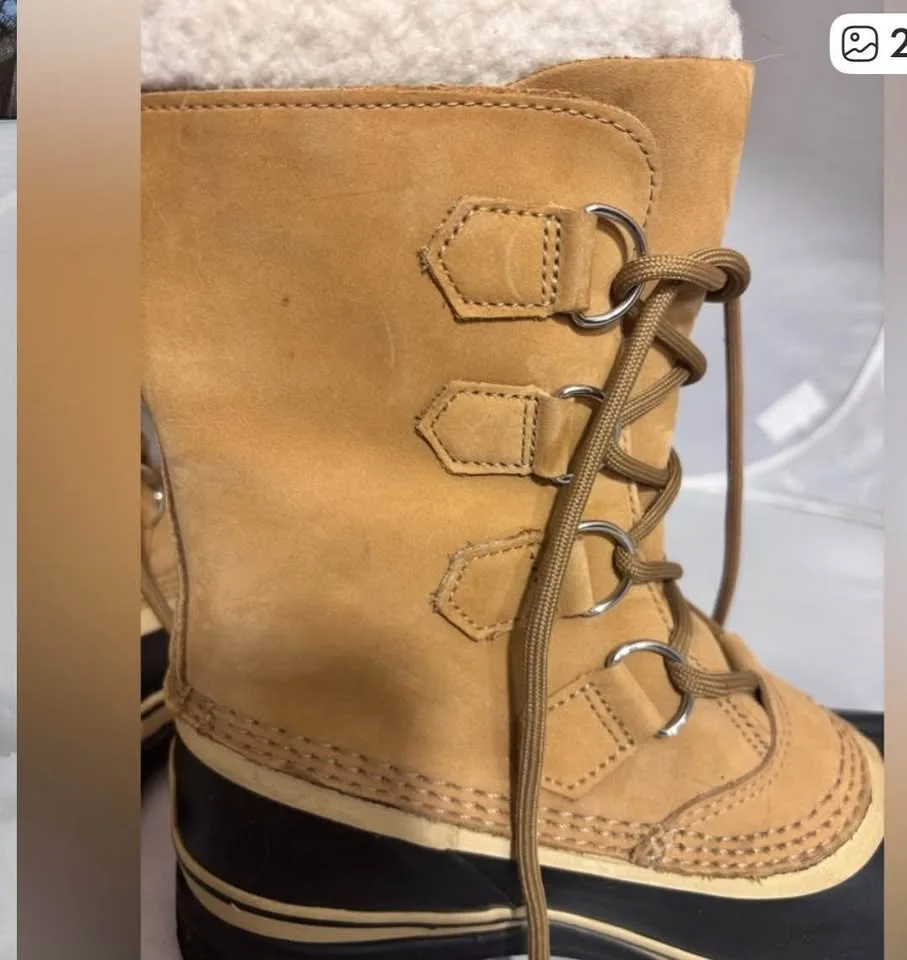 SOREL Caribou woman’s size 7 snow boots in a great condition image indicator(2)
