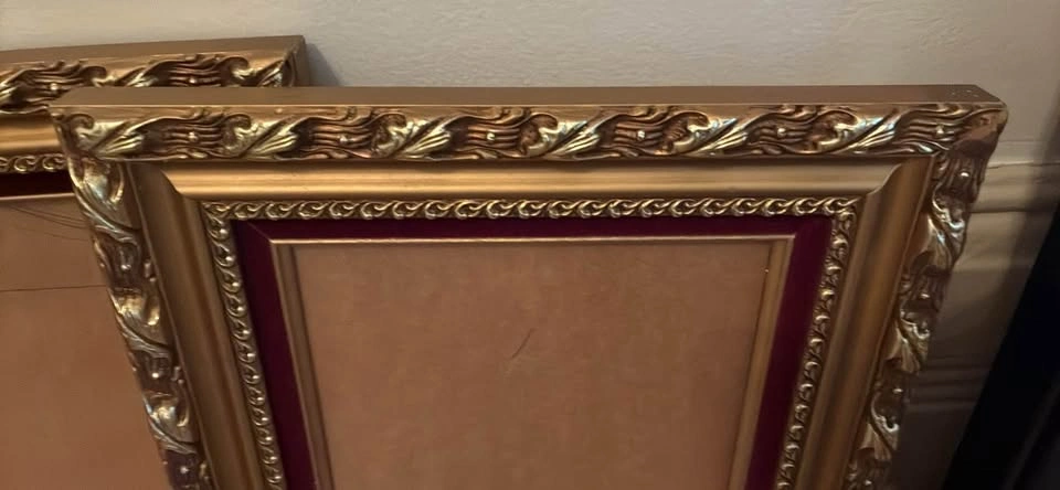 Gold painted Vintage picture frames. Set of 2 - photo 3