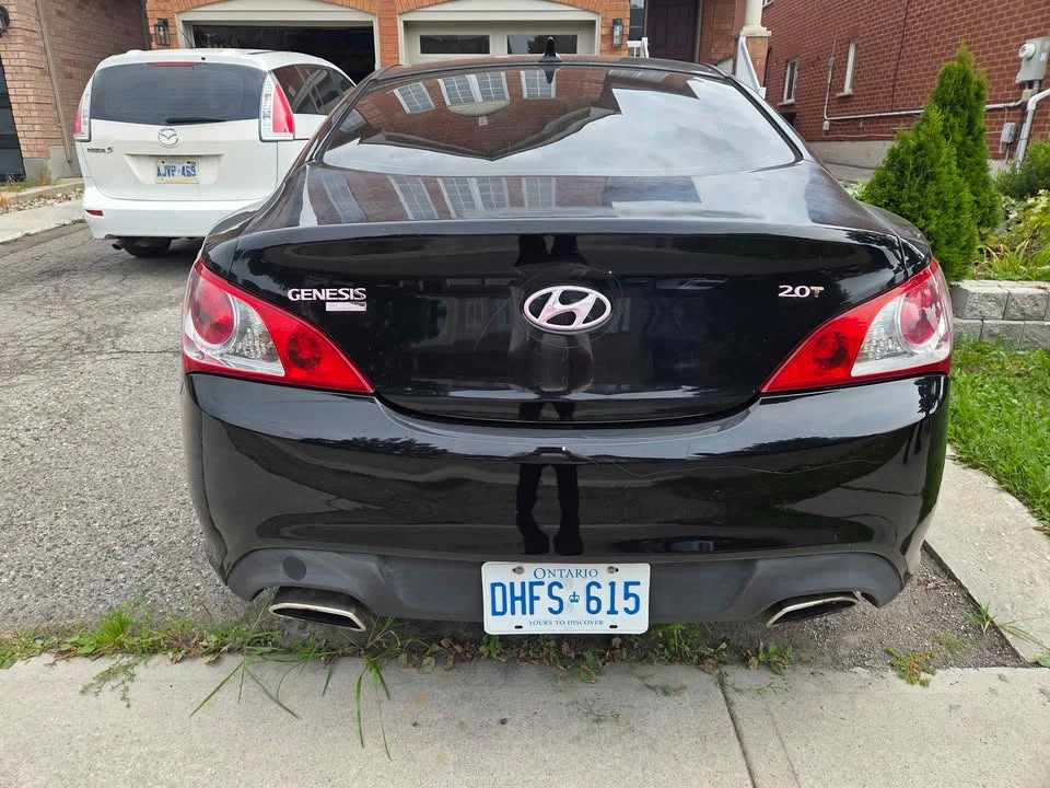 2011 Hyundai Genesis Coupe 2.0T - photo 2