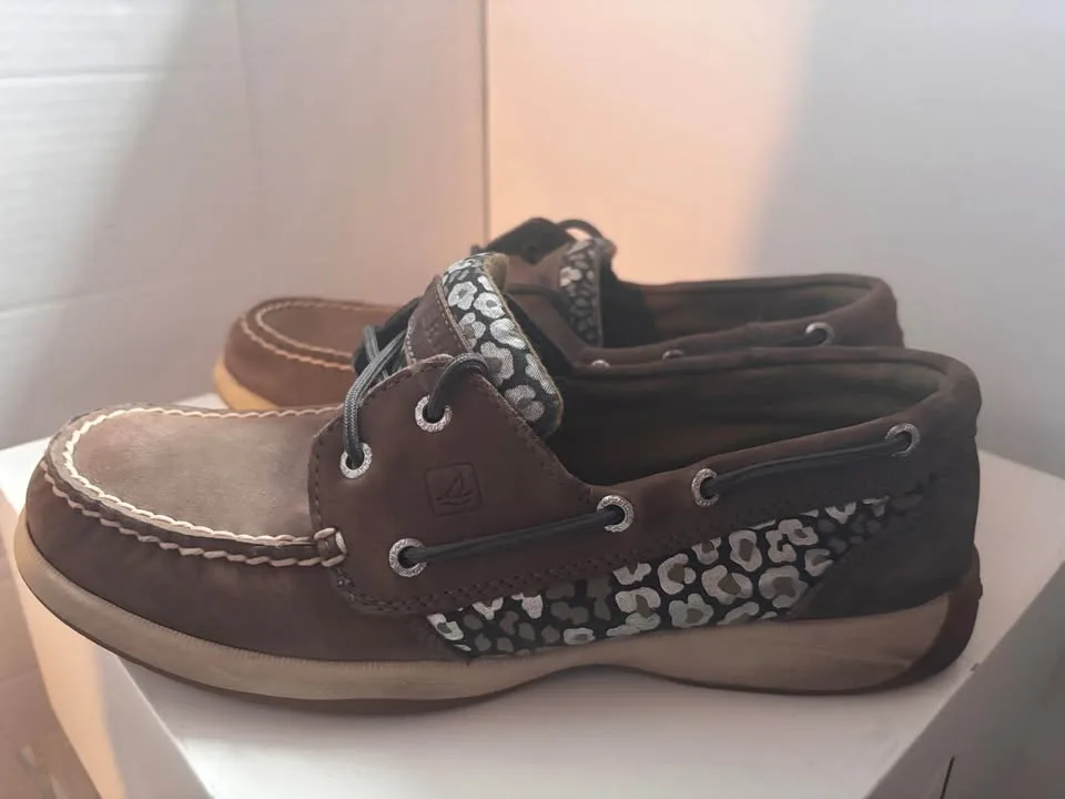 Sperry Woman 2015 shoes in excellent condition image indicator(2)
