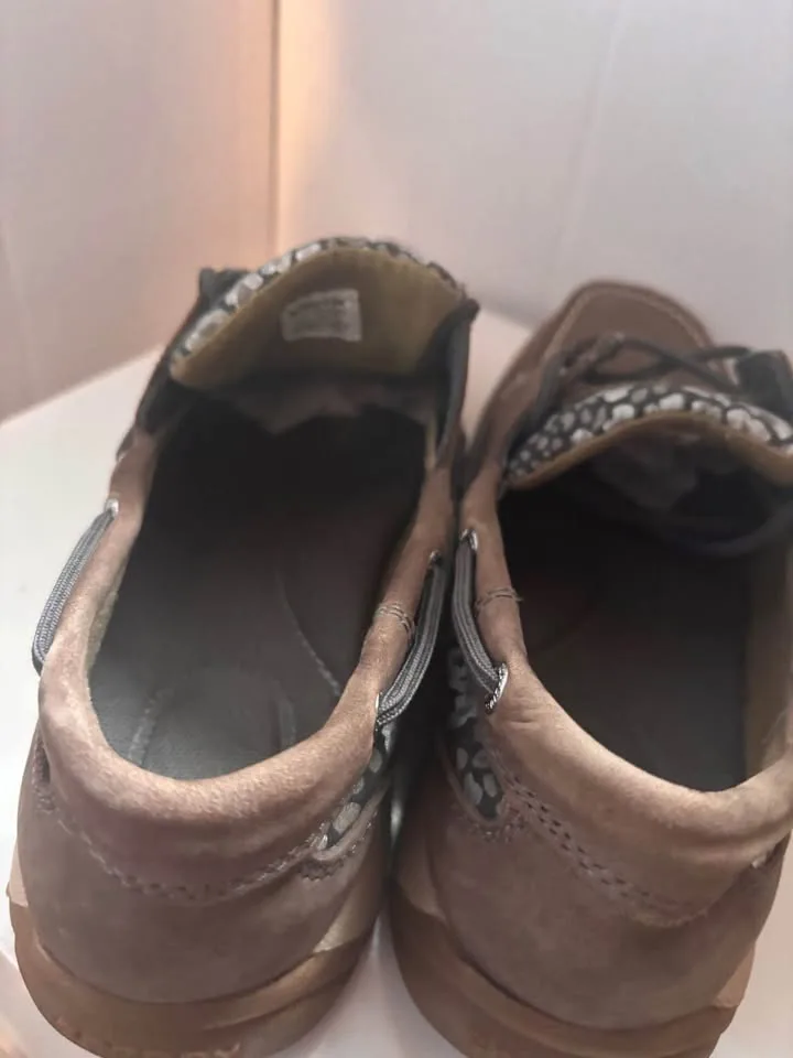 Sperry Woman 2015 shoes in excellent condition image indicator(4)