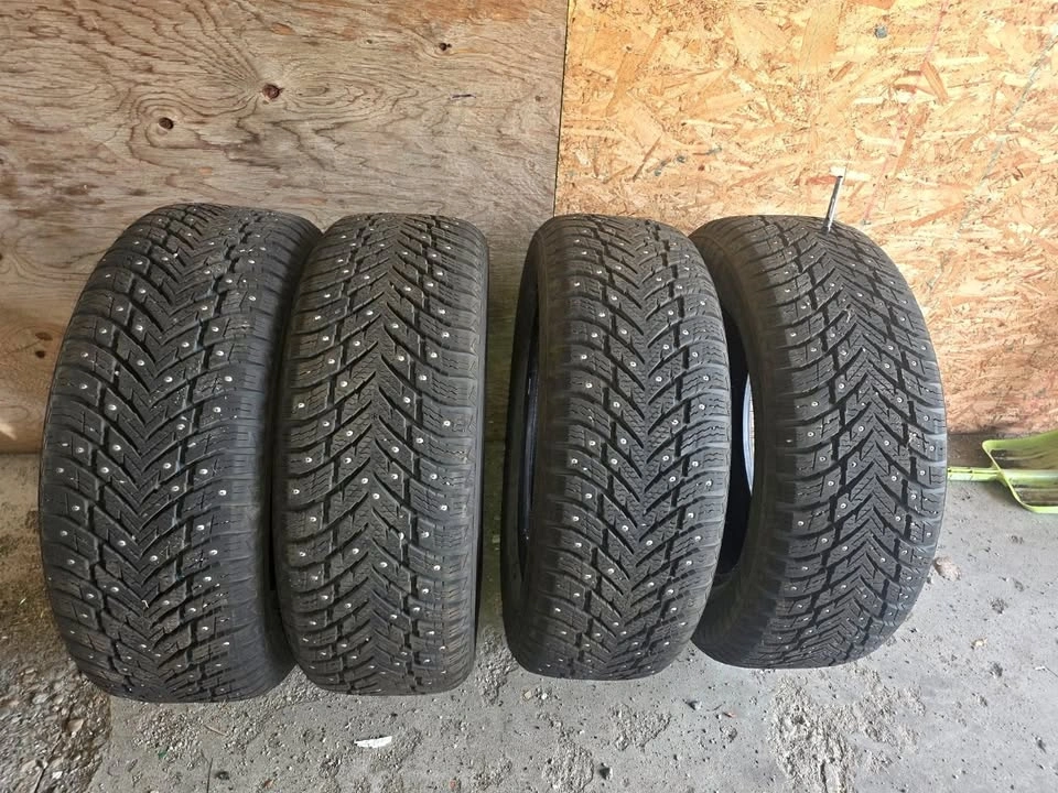 235/60R18 Nokian Hakkapeliitta 10 SUV