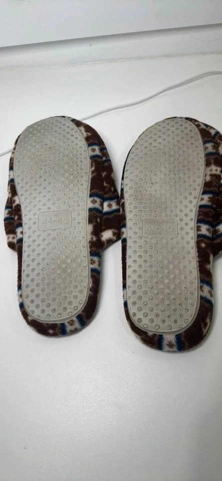 Reindeer Pattern Fleece Slippers - photo 2