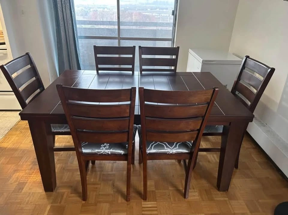 Dining Table + 6 Chairs