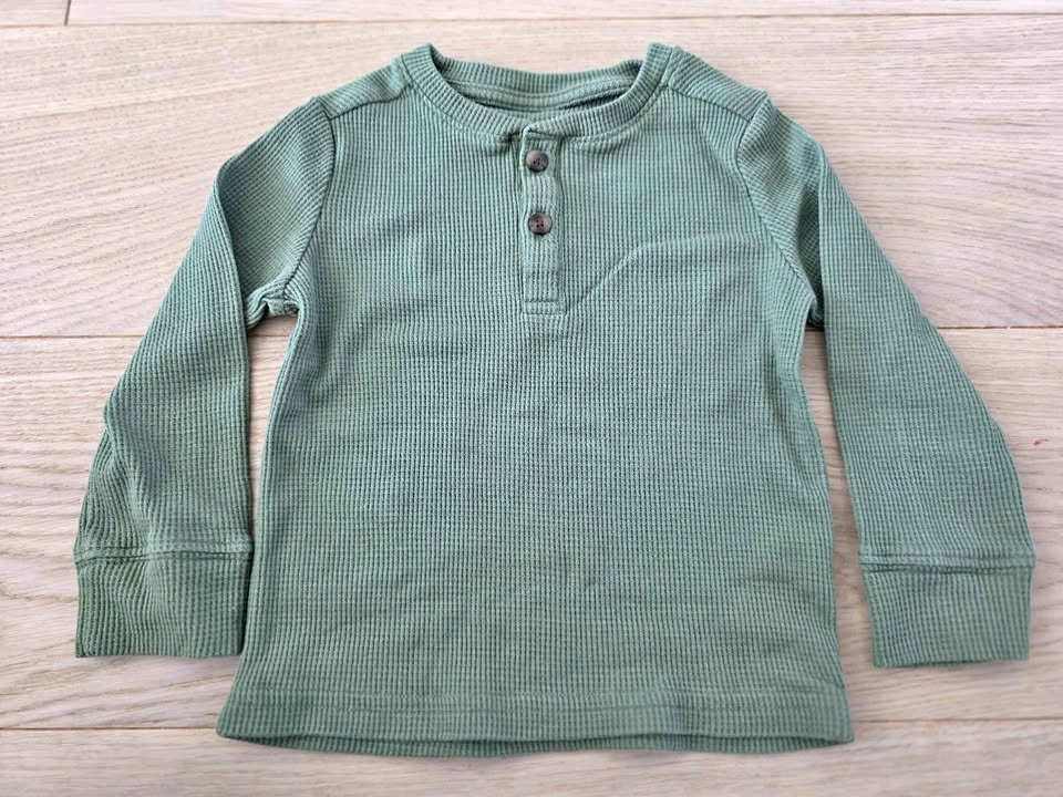 2T Children's Place waffle-knit sweater