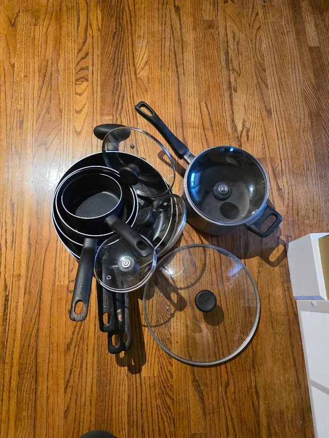 T-fal Cookware Set (lot)