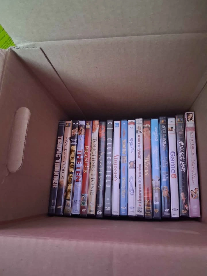 Philips DVD Player with DVD Movie Lot - photo 4