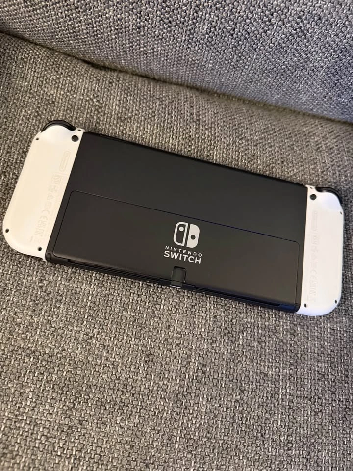 Nintendo Switch OLED - photo 5