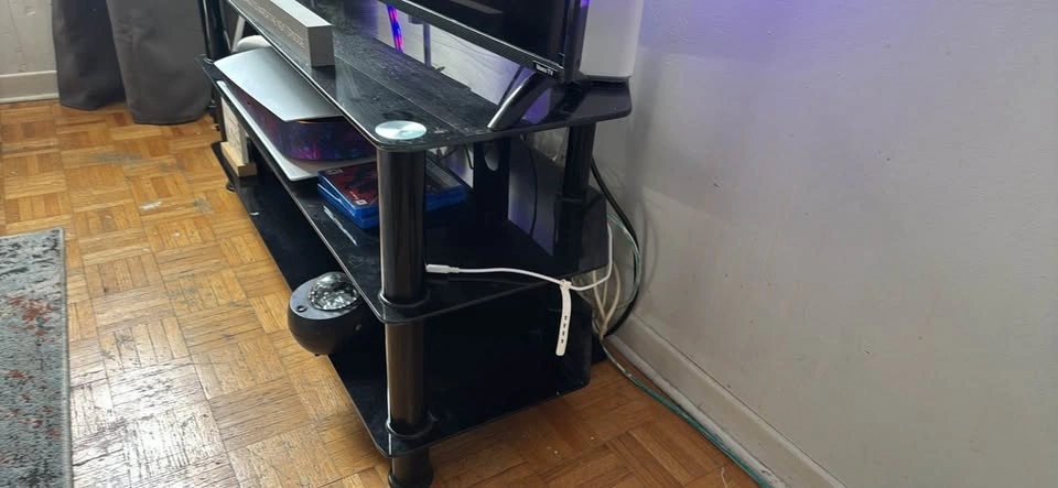 Glass tv table - photo 2