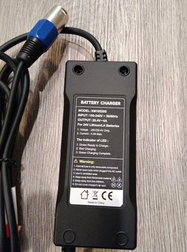 Lithium batteries & charger for sale - photo 3