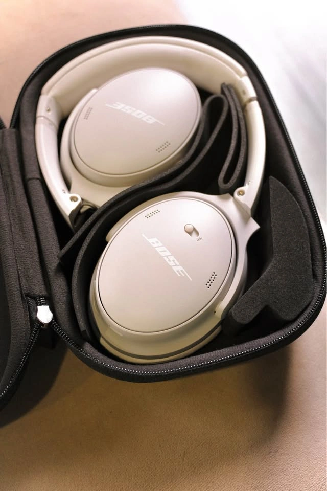 Bose QuietComfort Headphones (White Smoke) — Open Box - photo 2