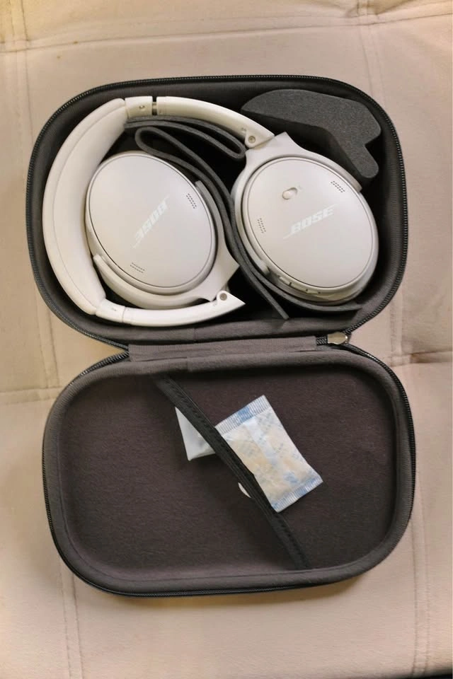 Bose QuietComfort Headphones (White Smoke) — Open Box - photo 3