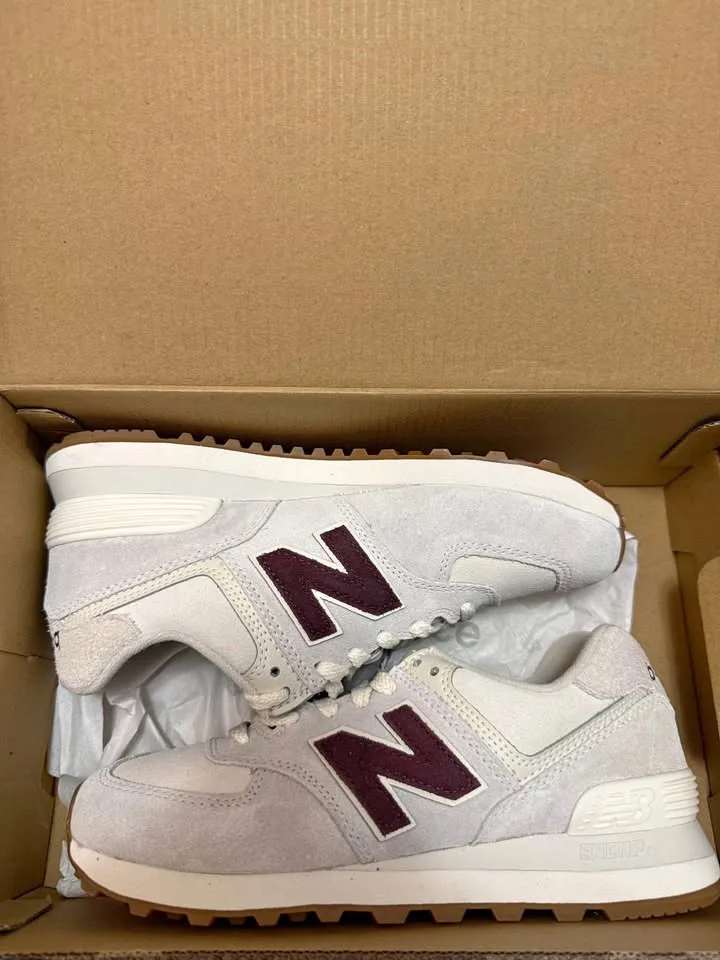 New Balance 574 thumbnail