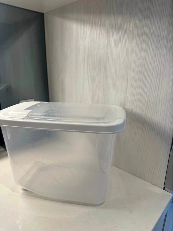 Rice storage (pick up next to Osgoode station)