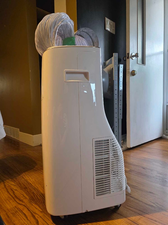 LG 14,000 BTU Portable Air Conditioner - photo 3