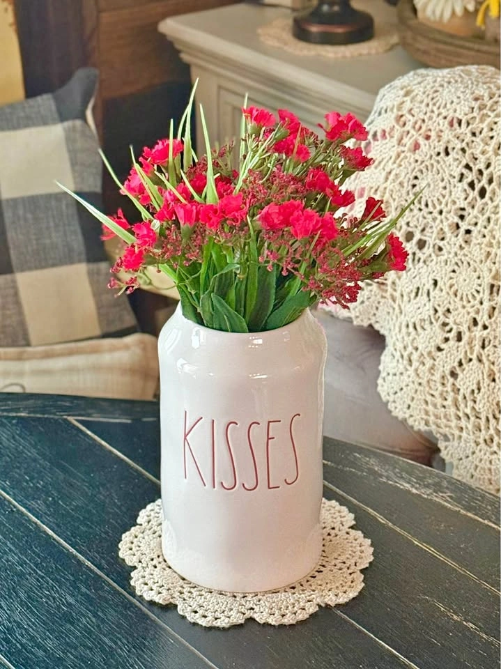 Kisses Vase with Flowers