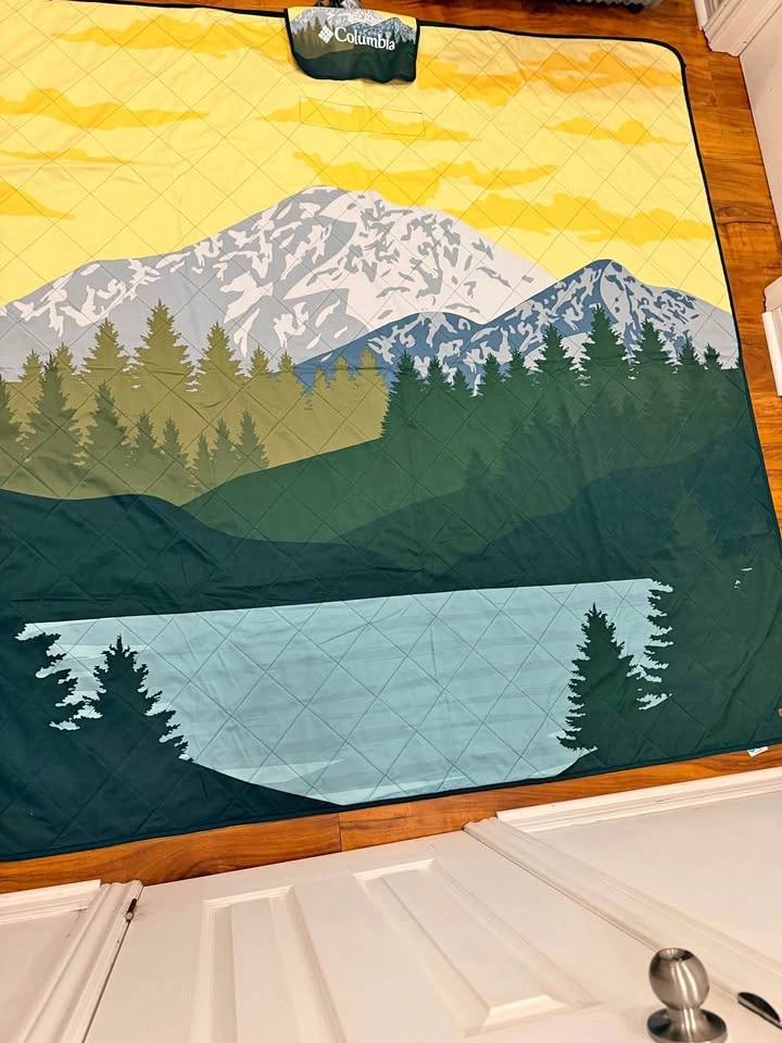Columbia Quilted Outdoor Blanket (Beach mat)