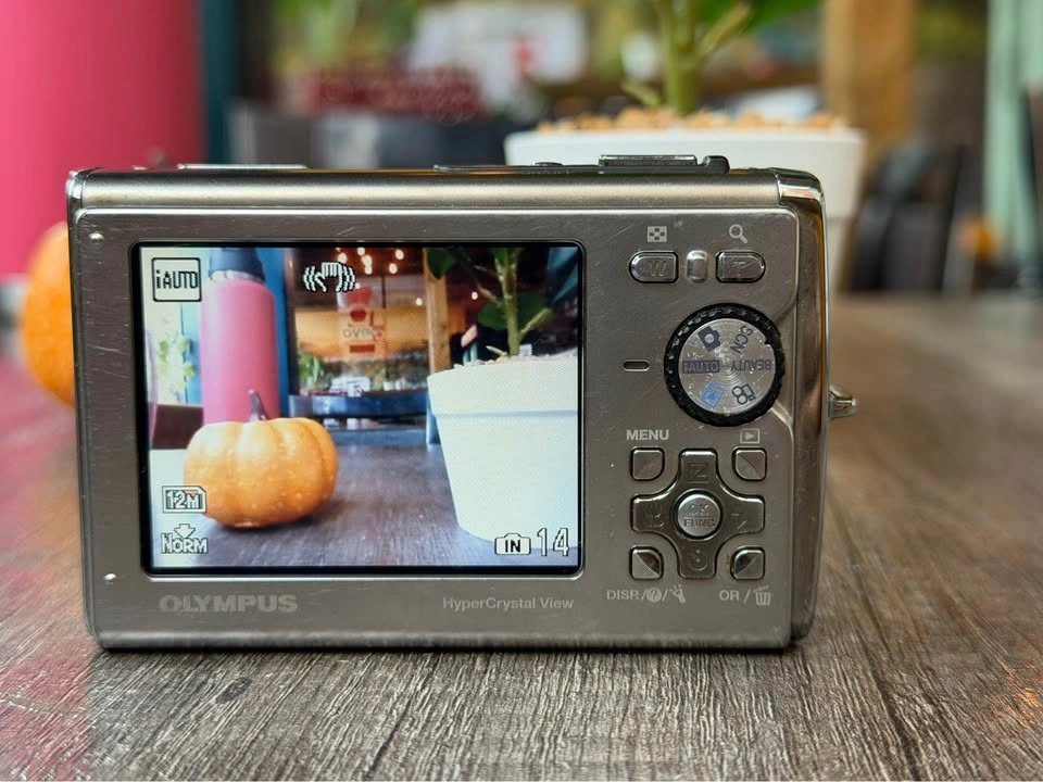 Olympus Stylus Tough-8000 12MP Digital Camera – Tested Working - photo 2