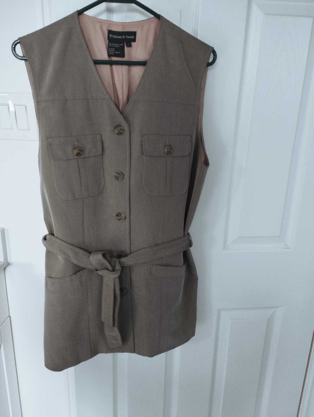 Tristan and Iseult women's vest Large