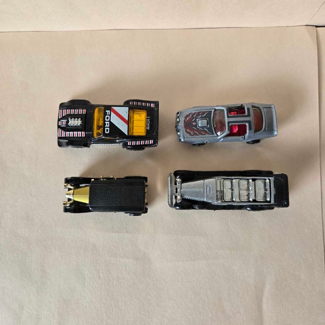 4 Vintage Toy Cars - photo 2