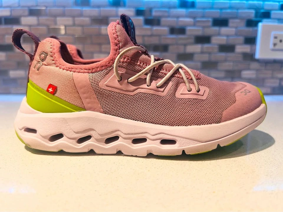 ON Cloudleap Trainers kids size 11