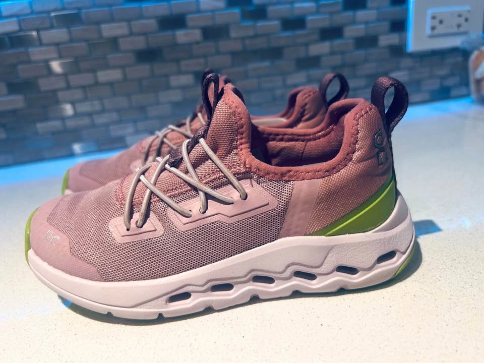 ON Cloudleap Trainers kids size 11 - photo 4
