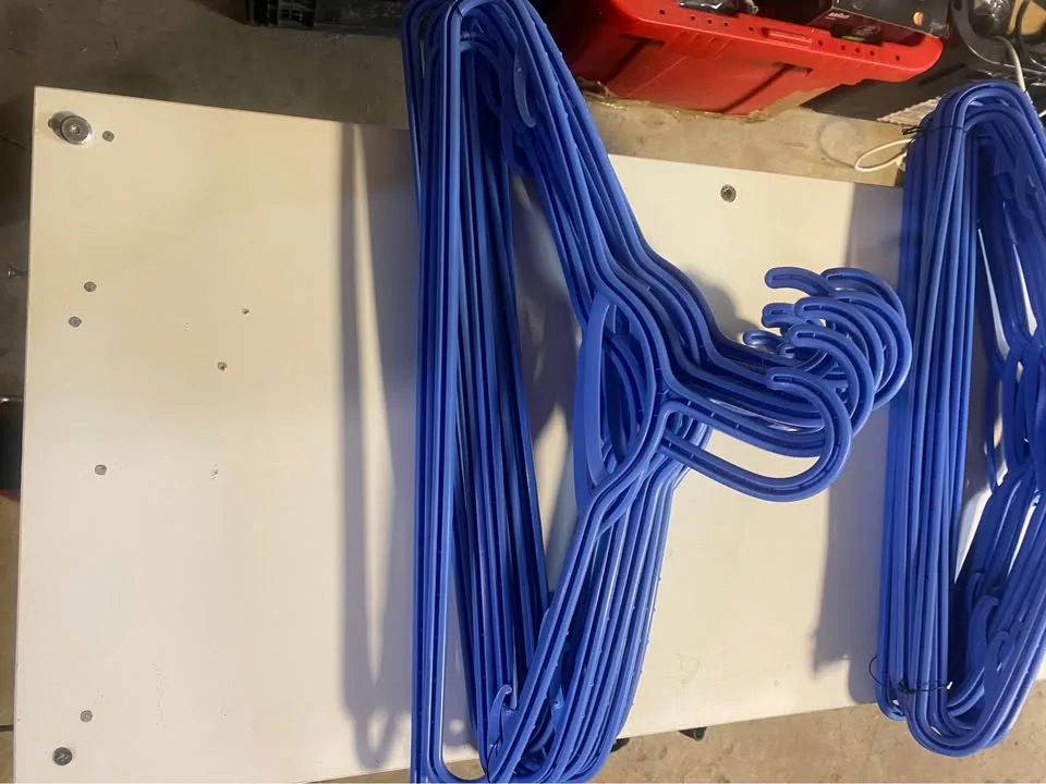 50 Mix Pack Plastic Clothes Hanger image indicator(2)