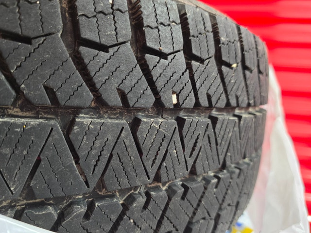 Bridgestone Blizzak WS90 215/60R16 Winter Tires - photo 4