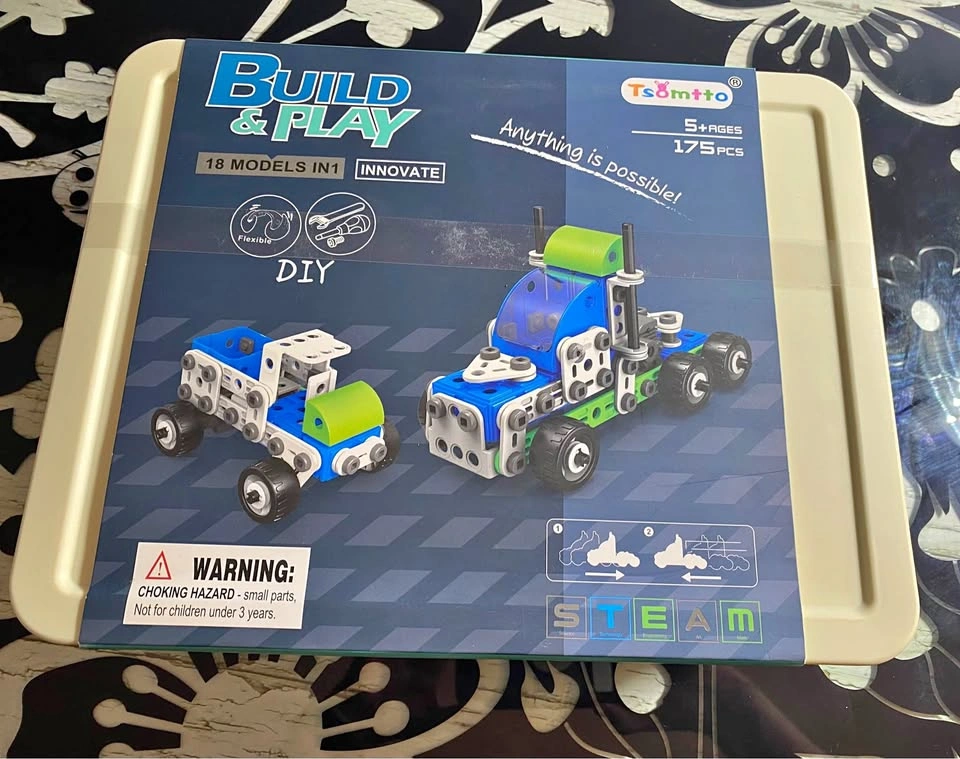 Tsömttto Build & Play 18-in-1 STEM Building Toy Set