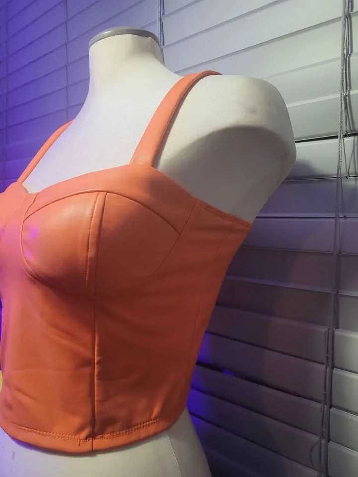 Women's top soft and stretchy size M image indicator(2)