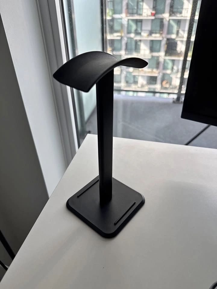 Black Aluminum Headphone Stand (New)