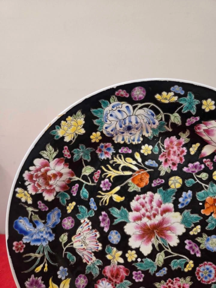 Vintage Jingdezhen Famille Noir Porcelain Plate, 10 1/4" - photo 2