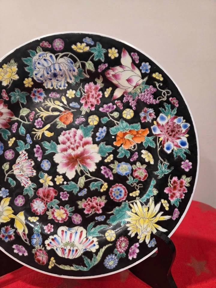 Vintage Jingdezhen Famille Noir Porcelain Plate, 10 1/4" - photo 5