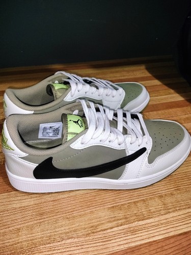 Size 10.5 - Travis Scott x Air Jordan 1 Retro Low Medium Olive - photo 2